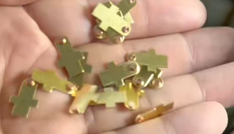 Production en série d'estampages par contact en argent